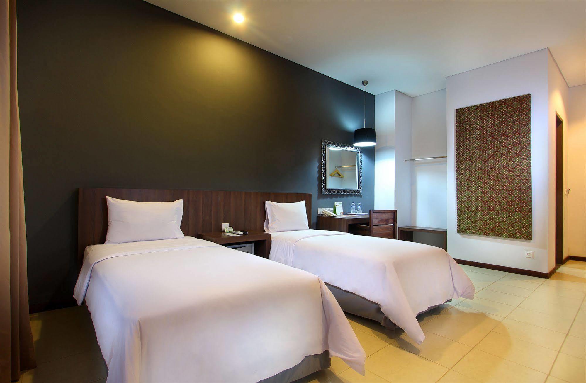 Praja Hotel Denpasar Exterior foto